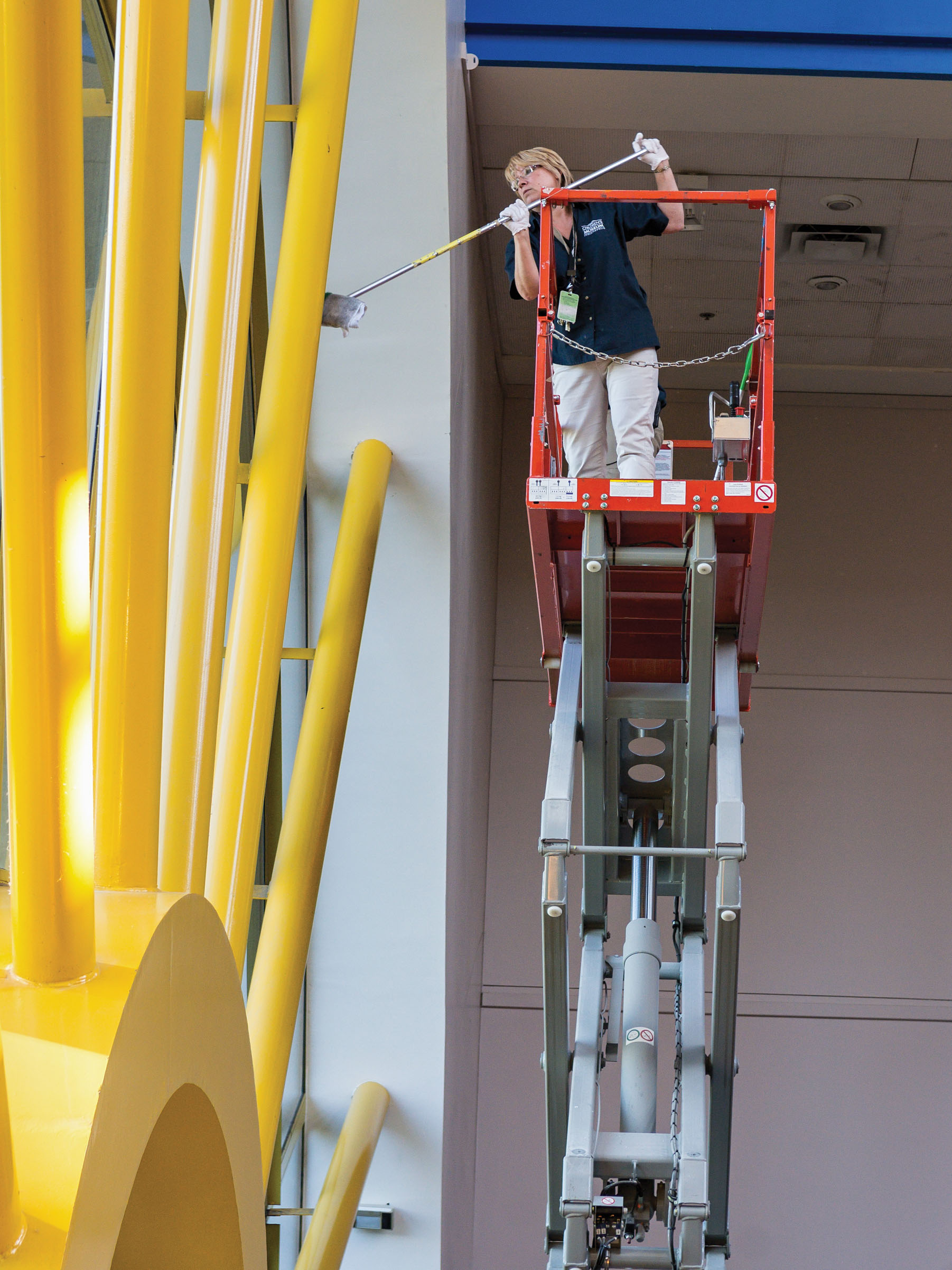 https://dktix1rrcd7mv.cloudfront.net/images/3:4/Staff-Cleaning-Atrium.jpg
